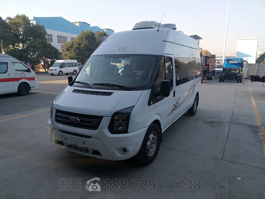 福特新世代全順V348長(zhǎng)軸高頂房車(chē)1